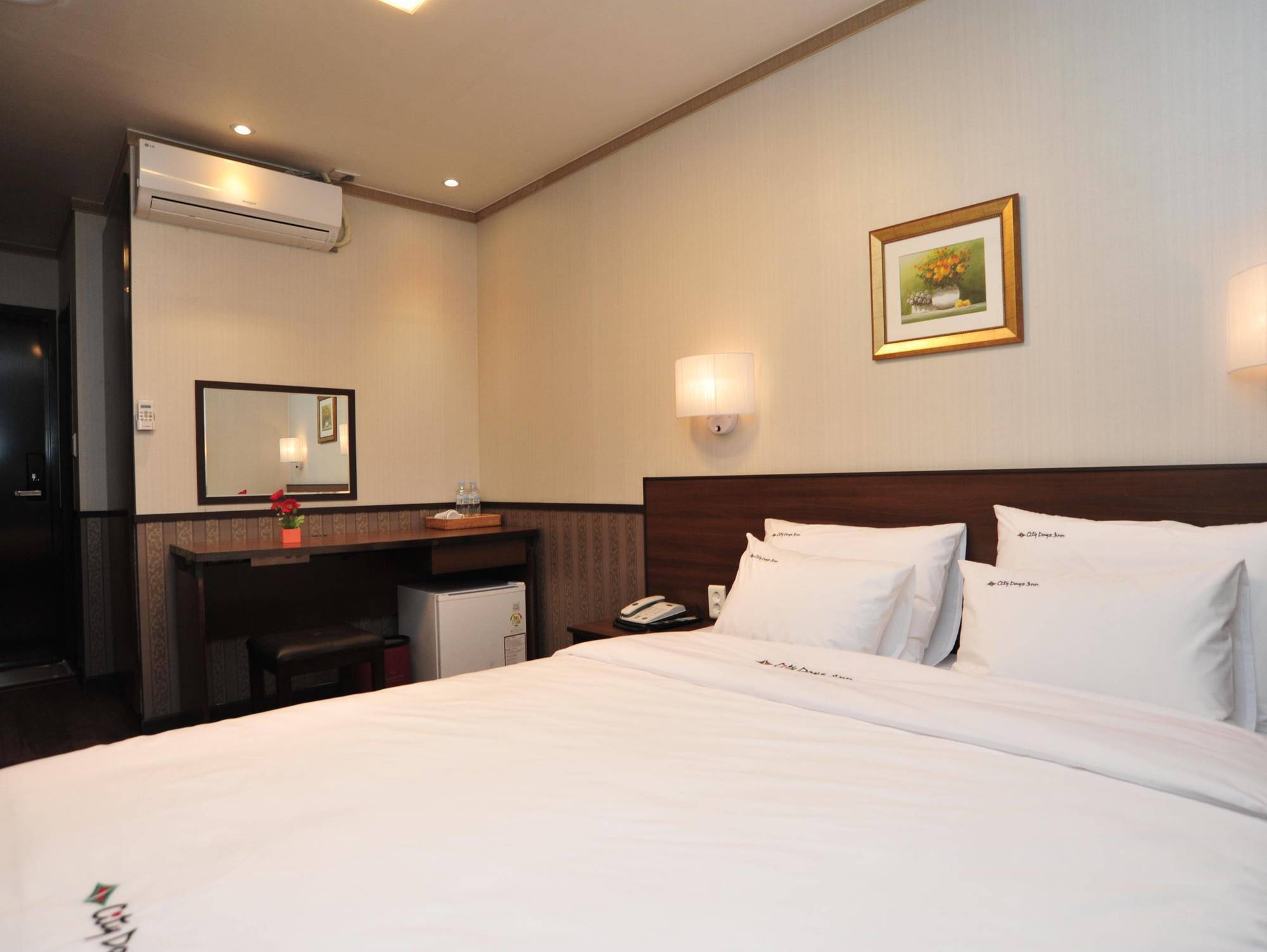 Global Inn Seoul Dongdaemun City Days Inn Екстер'єр фото