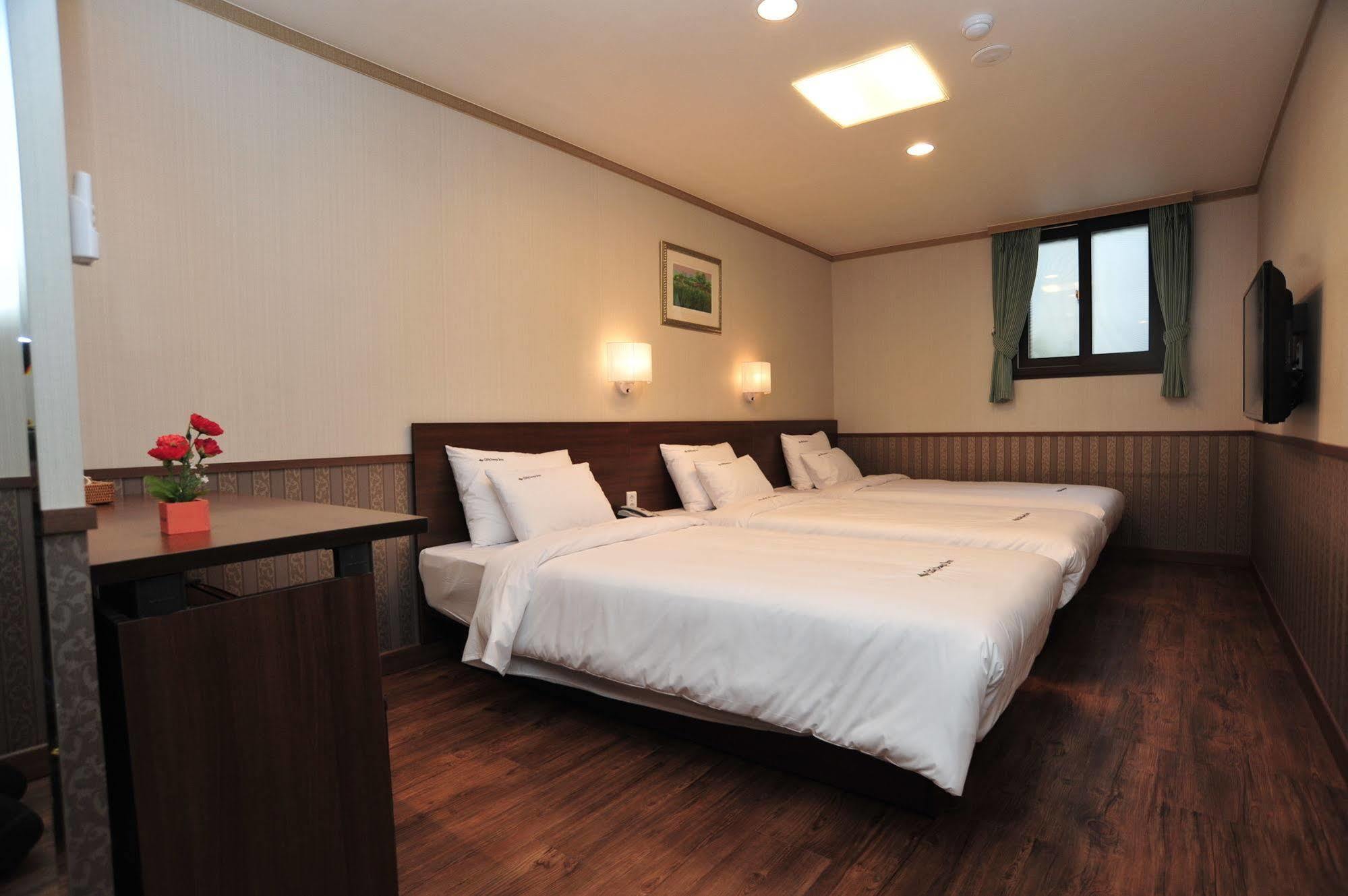 Global Inn Seoul Dongdaemun City Days Inn Екстер'єр фото