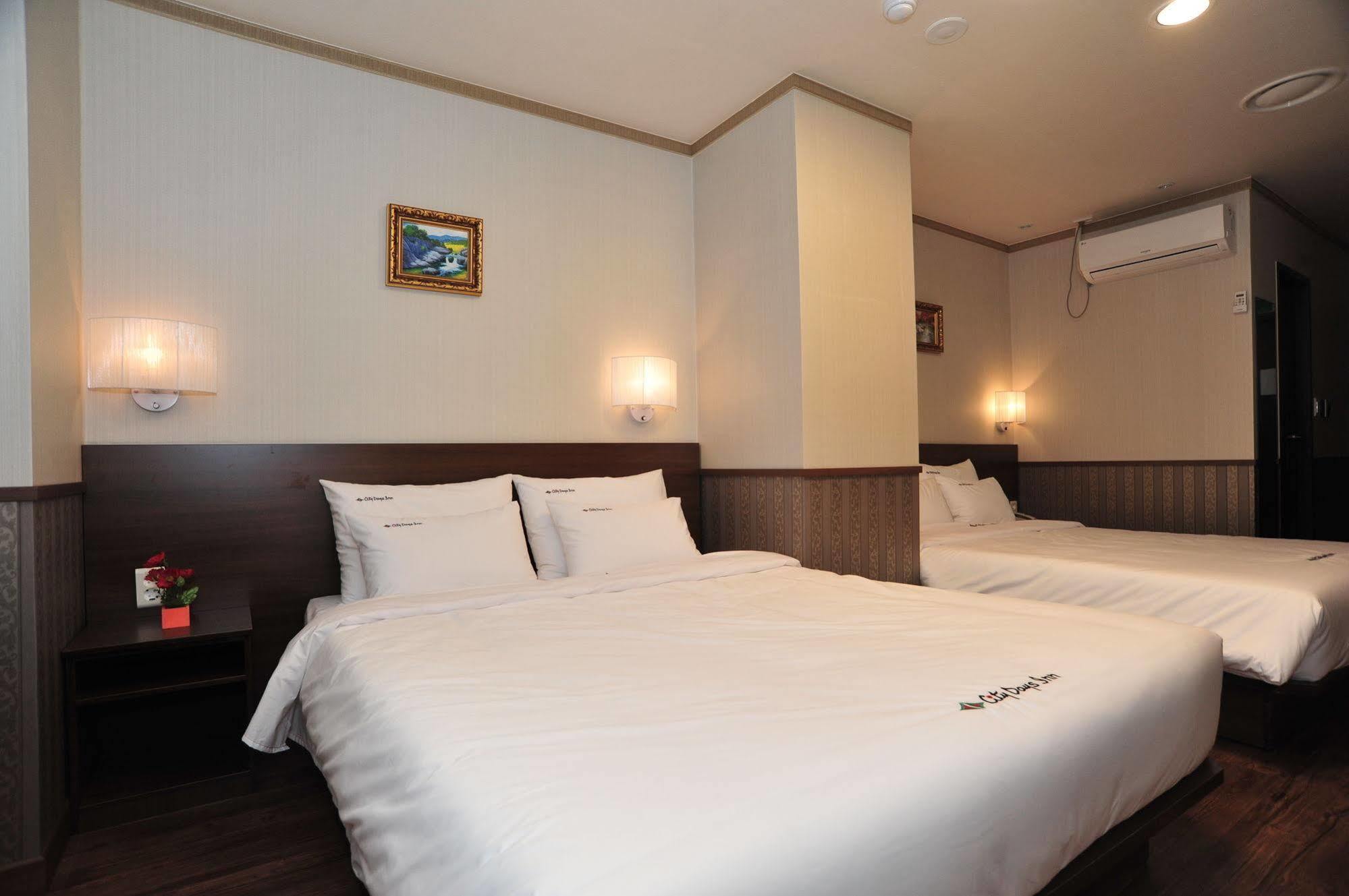 Global Inn Seoul Dongdaemun City Days Inn Екстер'єр фото