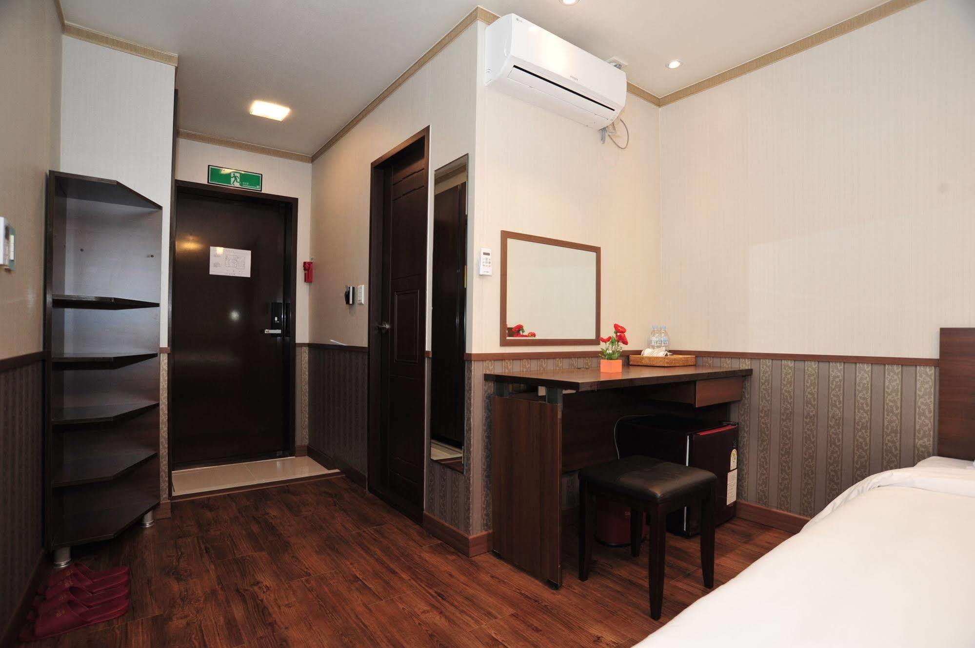 Global Inn Seoul Dongdaemun City Days Inn Екстер'єр фото