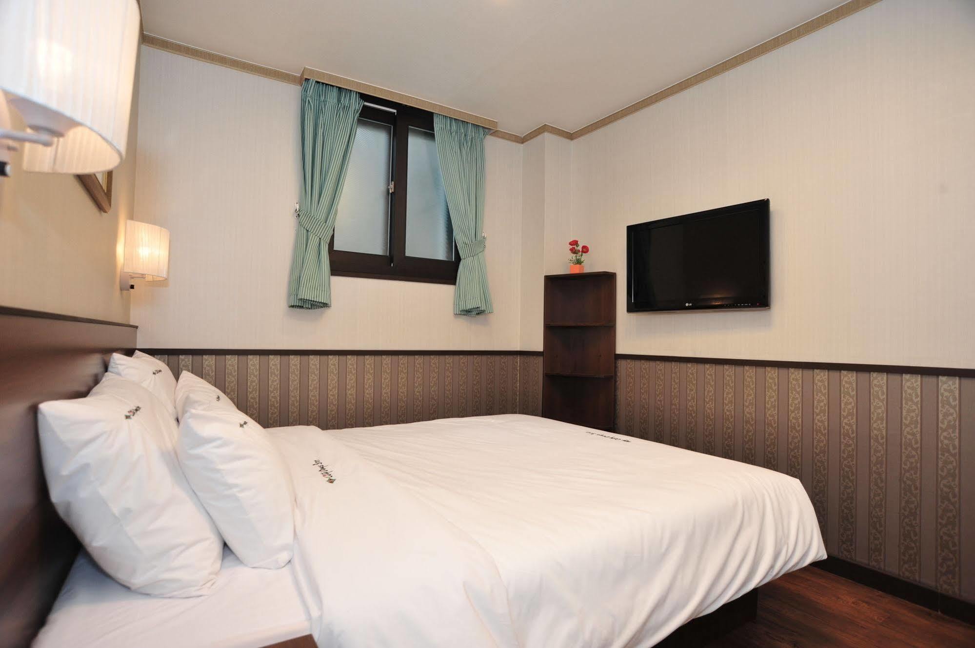 Global Inn Seoul Dongdaemun City Days Inn Екстер'єр фото