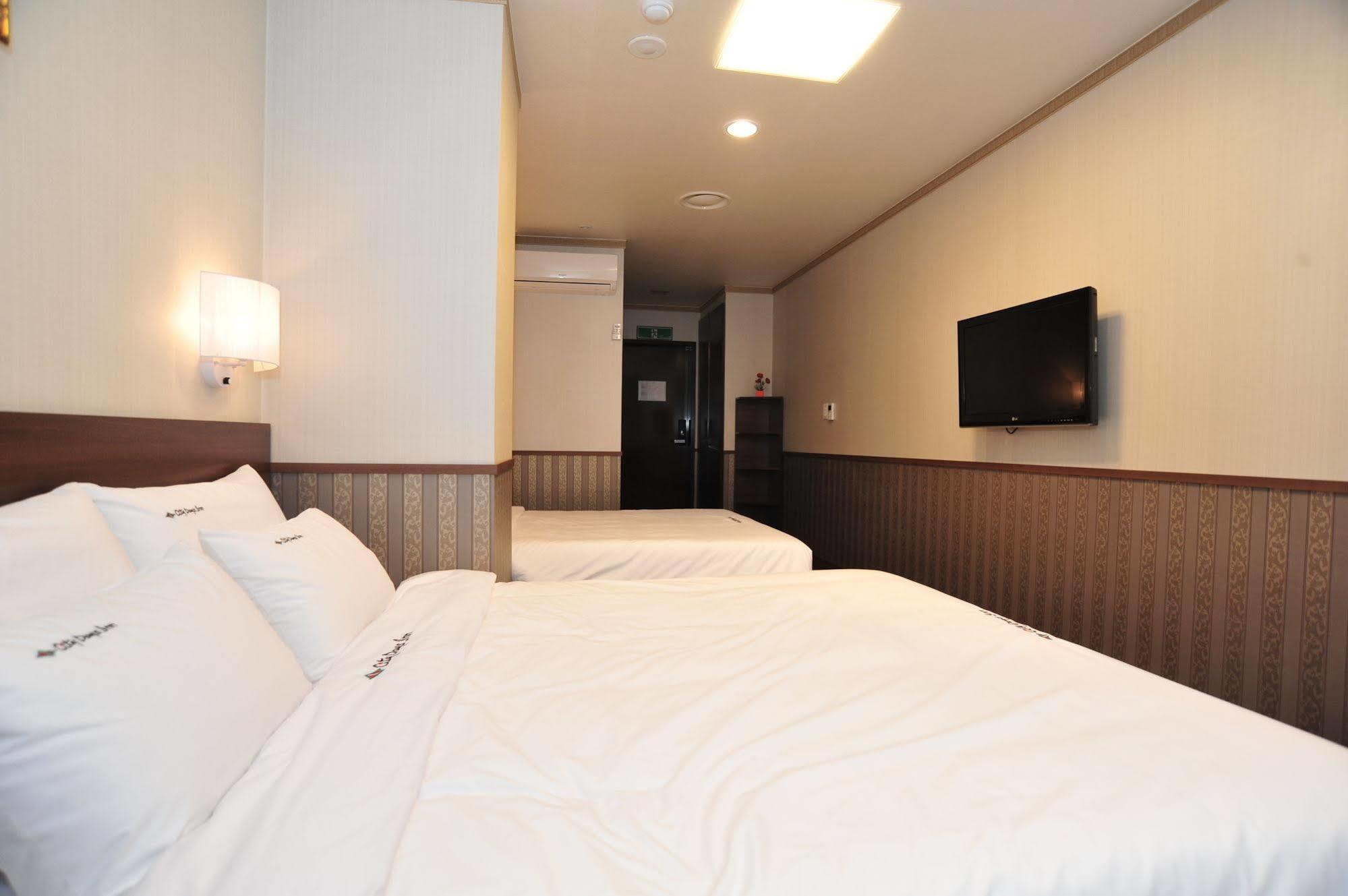 Global Inn Seoul Dongdaemun City Days Inn Екстер'єр фото
